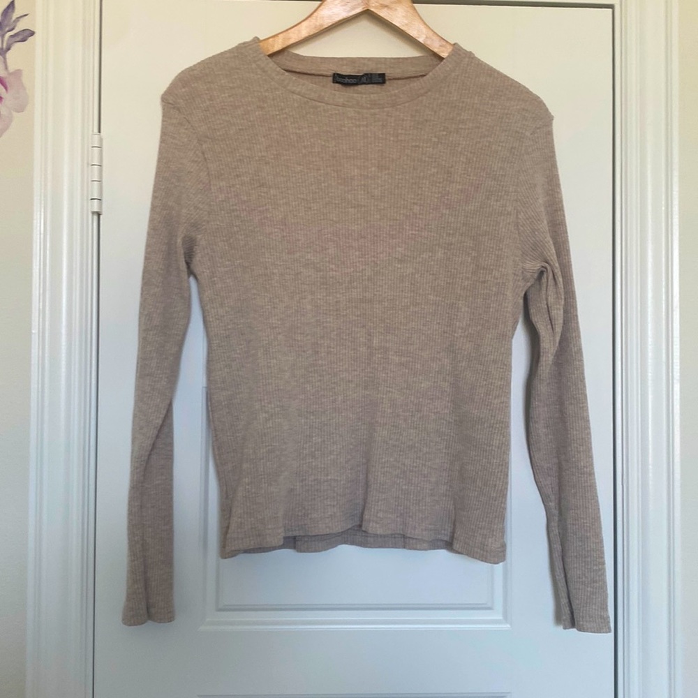 Boohoo beige sweater skirt set
